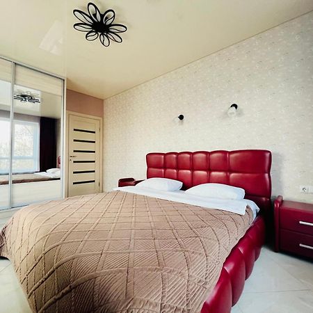 Шевченка,60 - Семицвіт Apartment ลวีฟ ภายนอก รูปภาพ